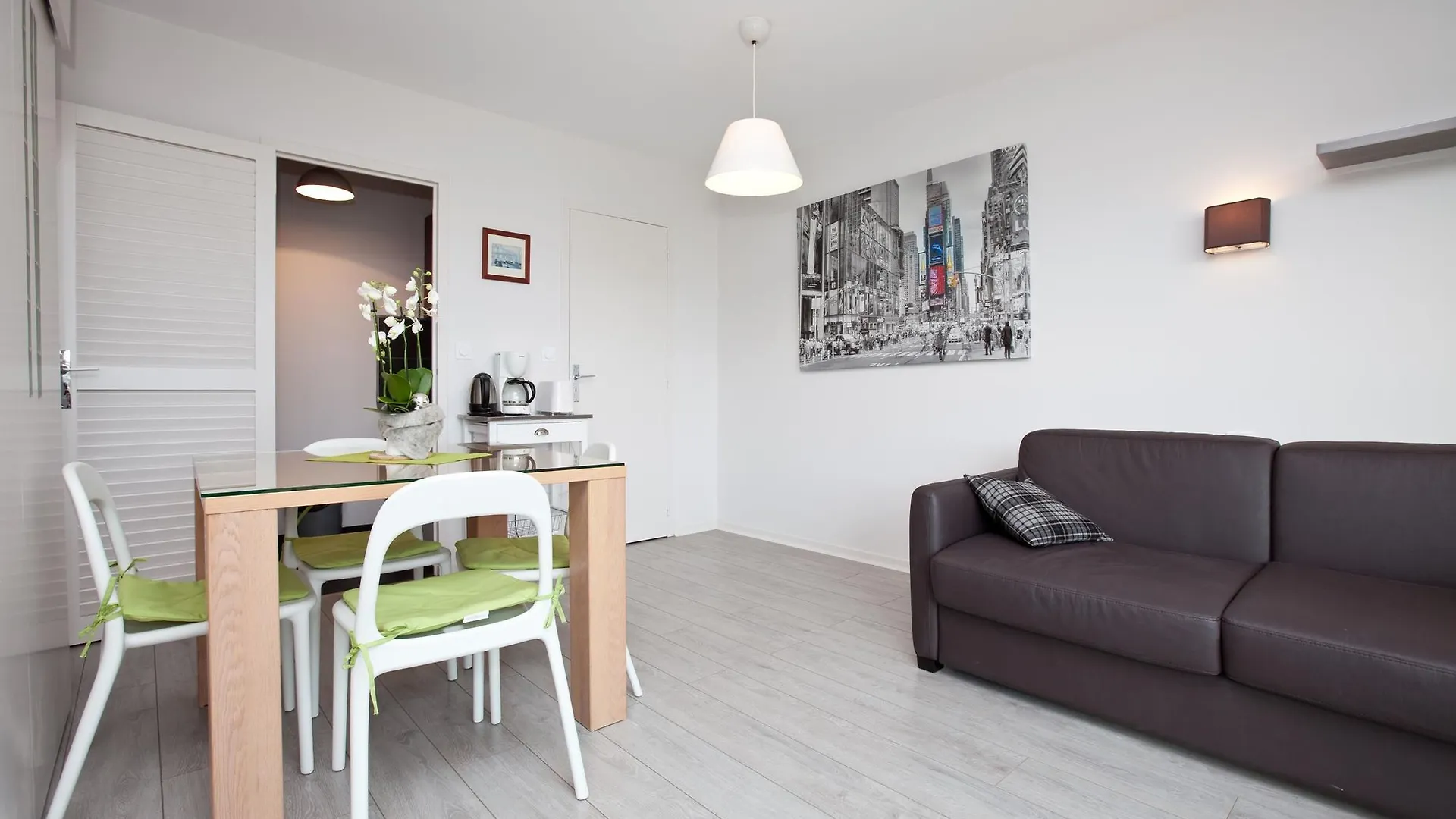 Le Crystal Dinard Plage 3*,  Francie