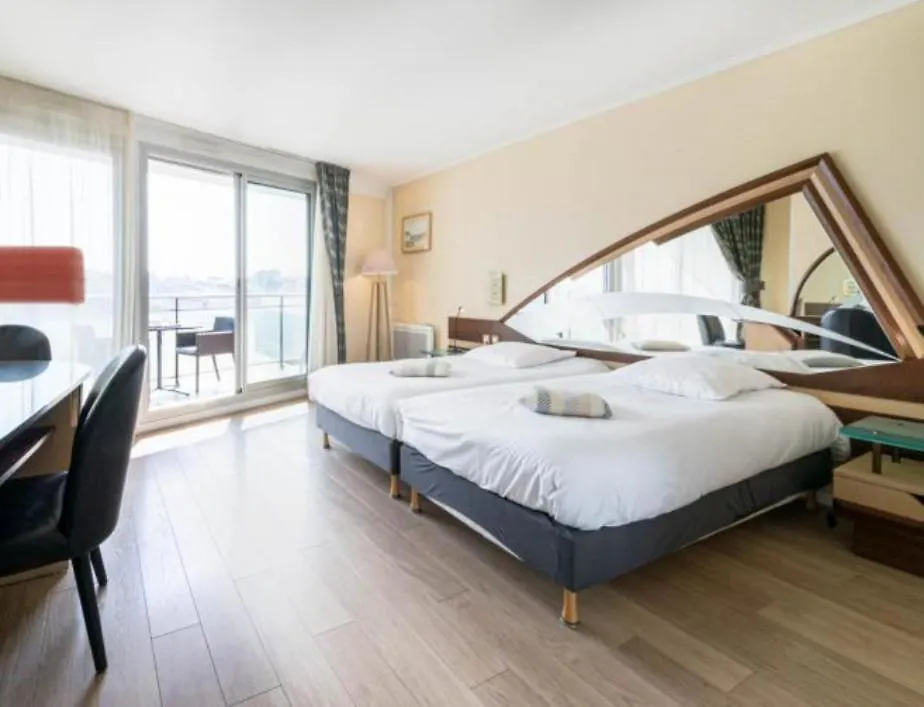 Le Crystal Dinard Plage