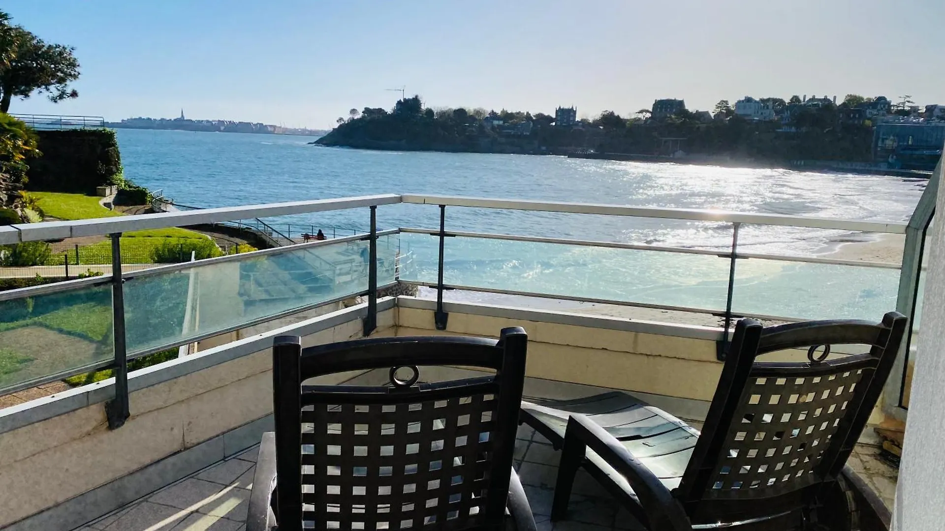 Le Crystal Dinard Plage 3*,