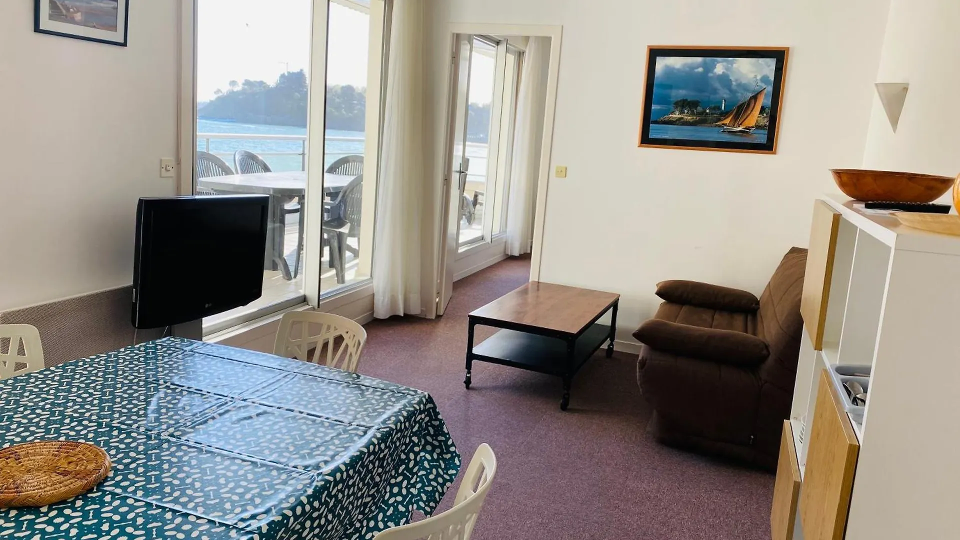 Le Crystal Dinard Plage Hotel