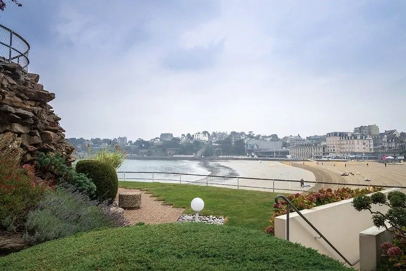 Le Crystal Dinard Plage Hotel