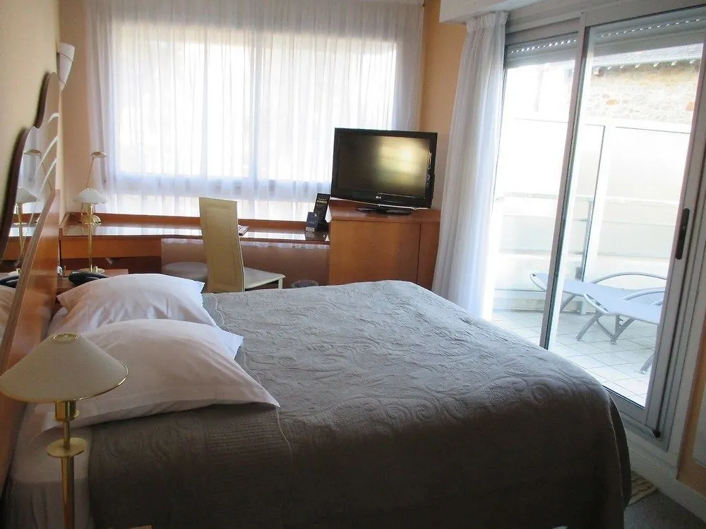 Le Crystal Dinard Plage 3*,