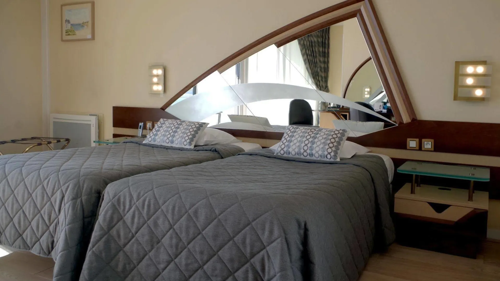 *** Hotel Le Crystal Dinard Plage France